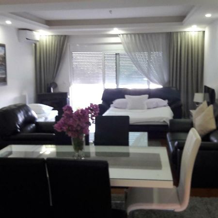 Apartments Dzan Ulcinj Bagian luar foto
