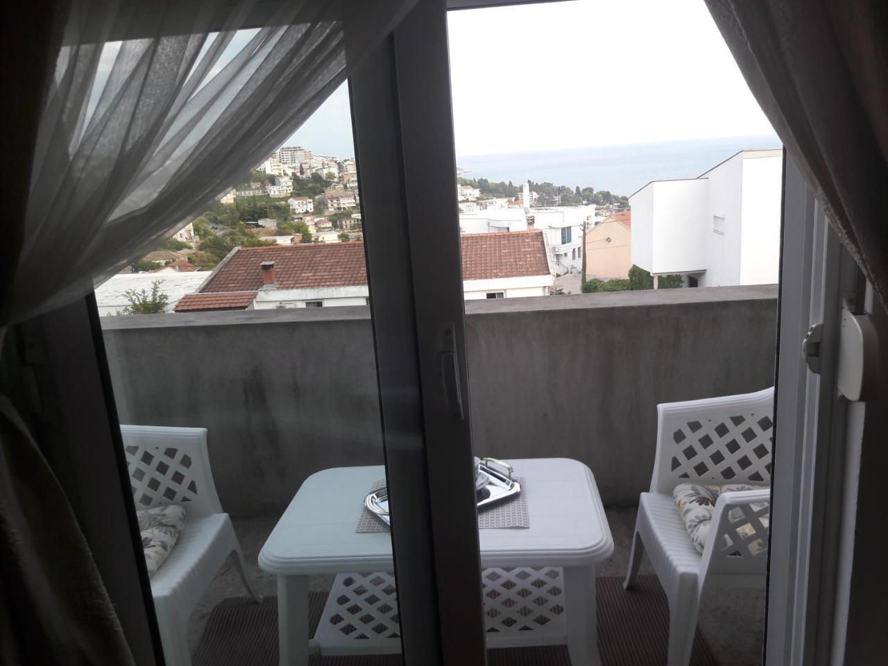 Apartments Dzan Ulcinj Bagian luar foto